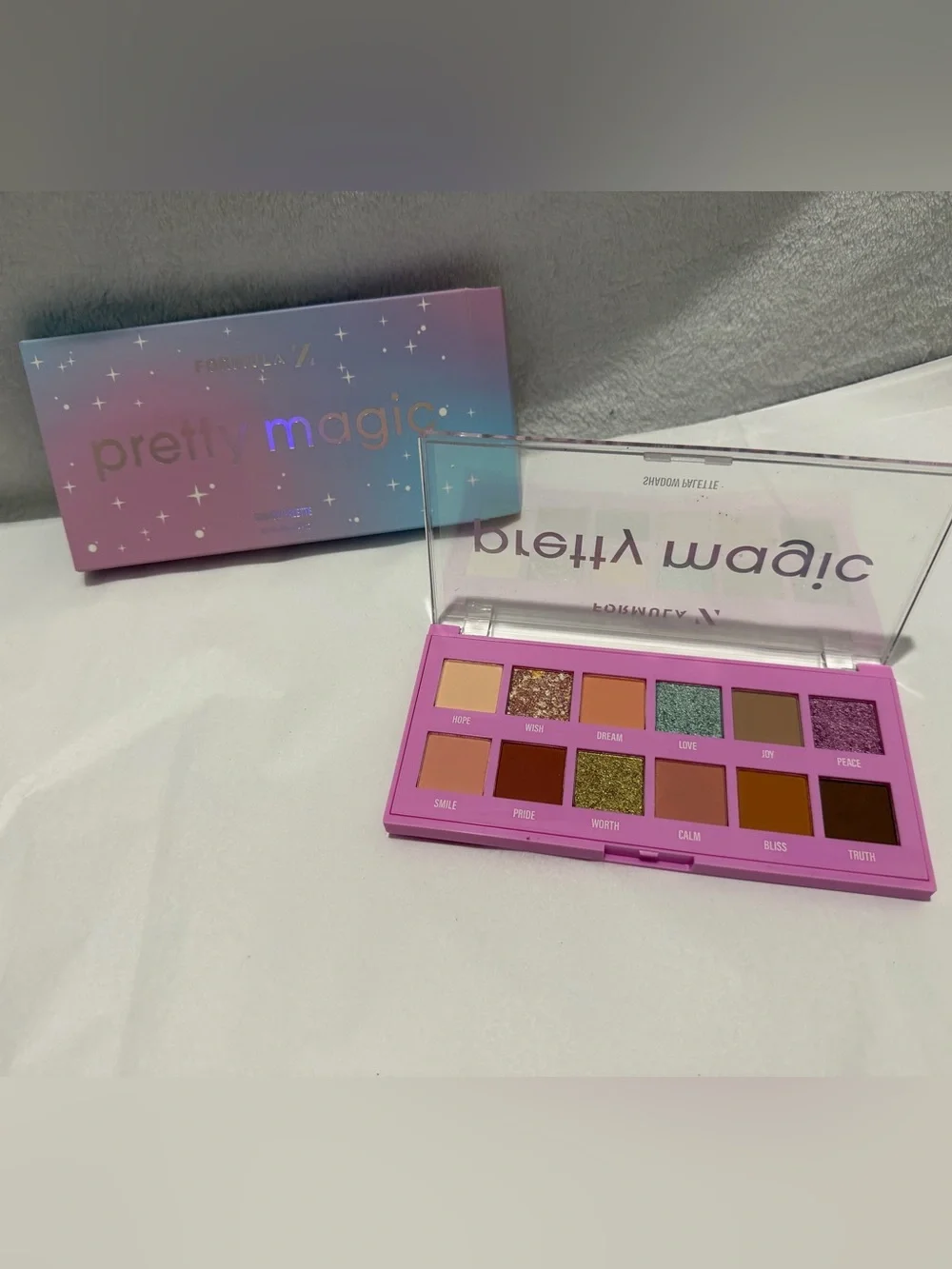 FORMULA Z - Pretty Magic 12-Pan Eyeshadow Palette